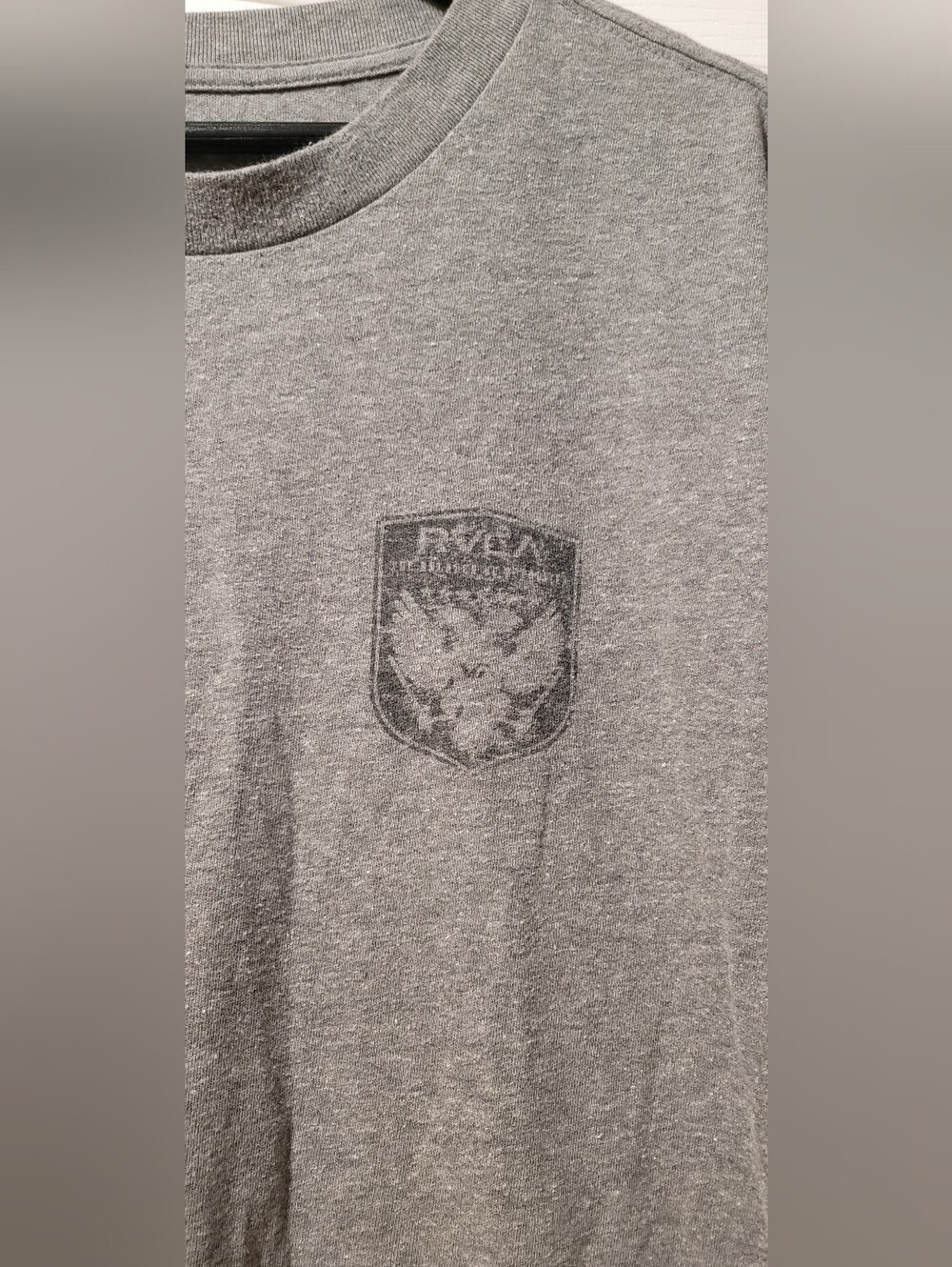 Men's RVCA Tee - Picture 2 of 4